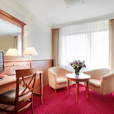 Hotel Konradowka Wellness & Spa - 300 Metrow Do Centrum คาร์ปัตซ์ ภายนอก รูปภาพ
