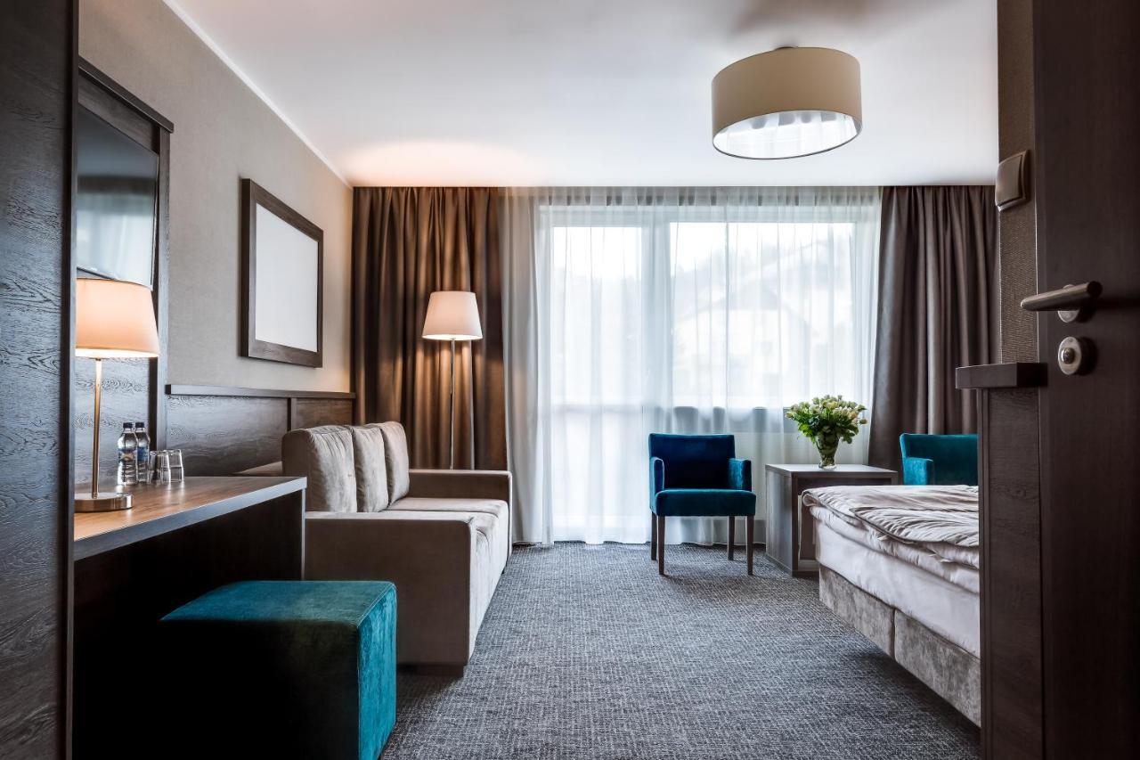 Hotel Konradowka Wellness & Spa - 300 Metrow Do Centrum คาร์ปัตซ์ ภายนอก รูปภาพ