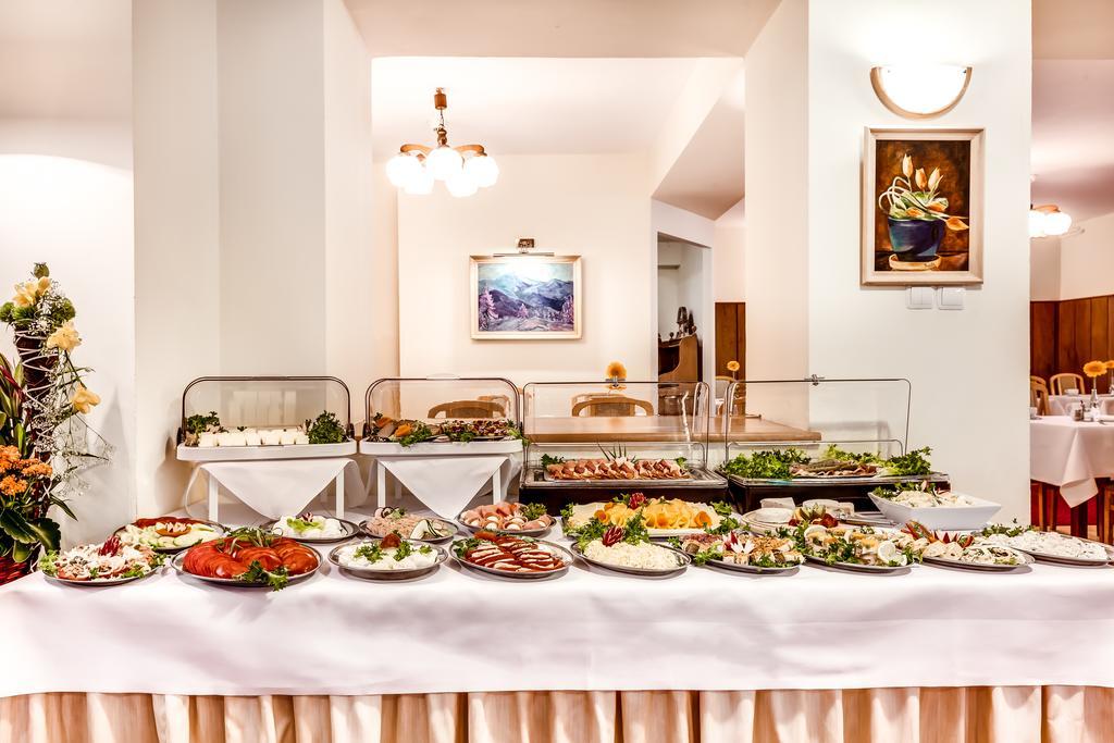 Hotel Konradowka Wellness & Spa - 300 Metrow Do Centrum คาร์ปัตซ์ ภายนอก รูปภาพ