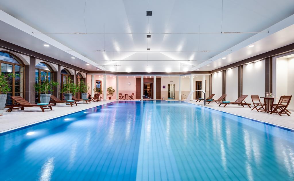 Hotel Konradowka Wellness & Spa - 300 Metrow Do Centrum คาร์ปัตซ์ ภายนอก รูปภาพ
