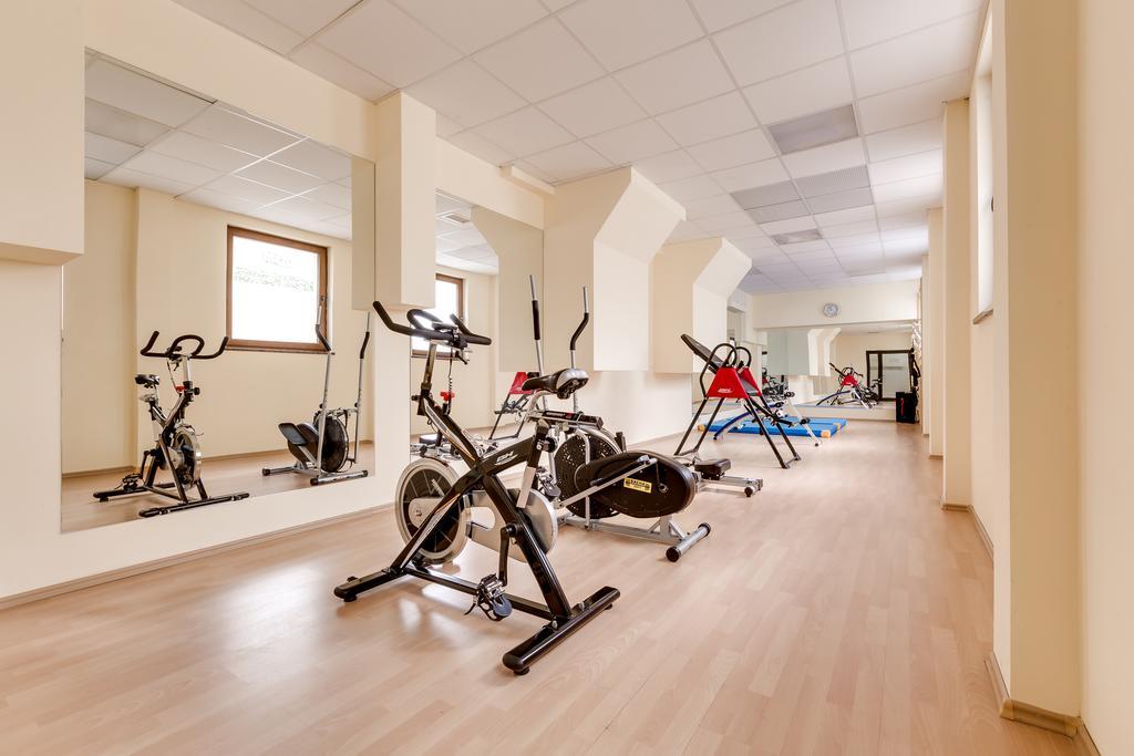 Hotel Konradowka Wellness & Spa - 300 Metrow Do Centrum คาร์ปัตซ์ ภายนอก รูปภาพ